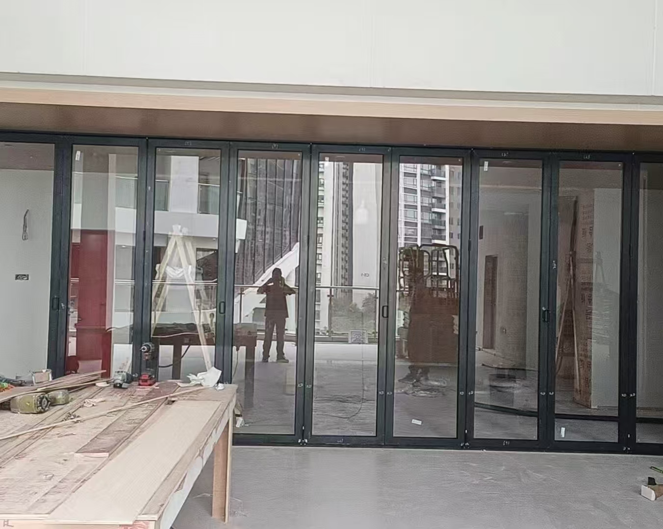Smooth Sliding Anti-pinch Aluminum Structure For Backyard Patio And Residential Terrace Exterior Folding Door