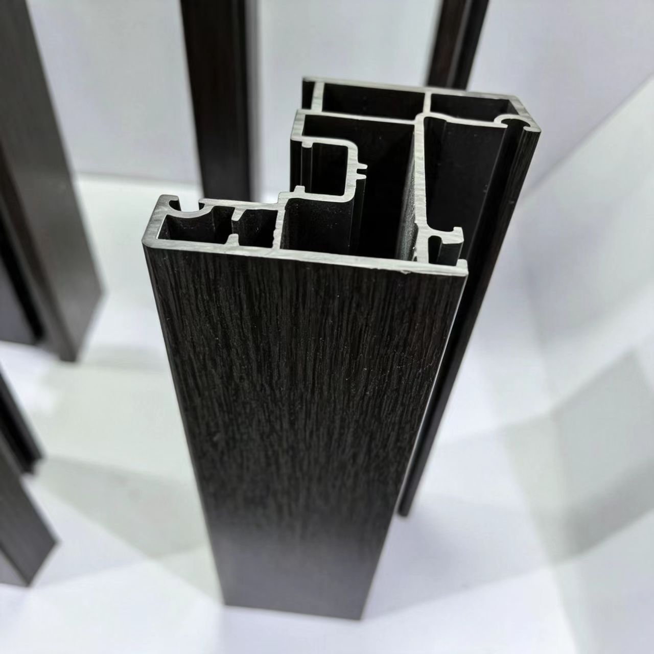Aluminum sliding Inward-tilting windows With Single Or Double Tracks And Weatherproof Sealing, Easy For Maintenance And Repair
