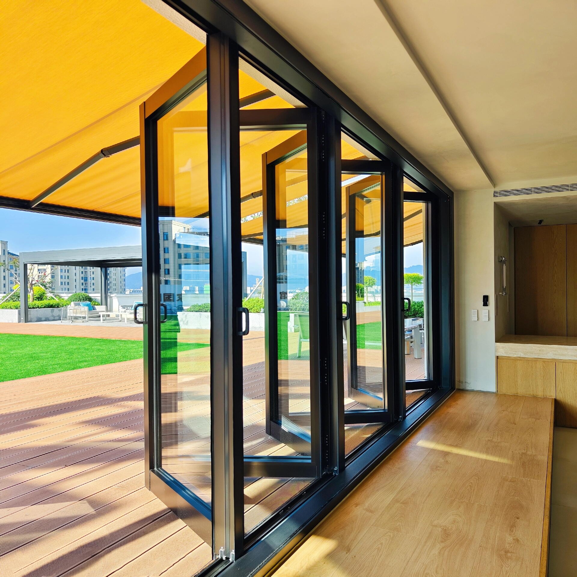 Exterior Thermal Break Aluminium Bi-fold Doors Double Tempered Glass Balcony Patio Accordion Doors