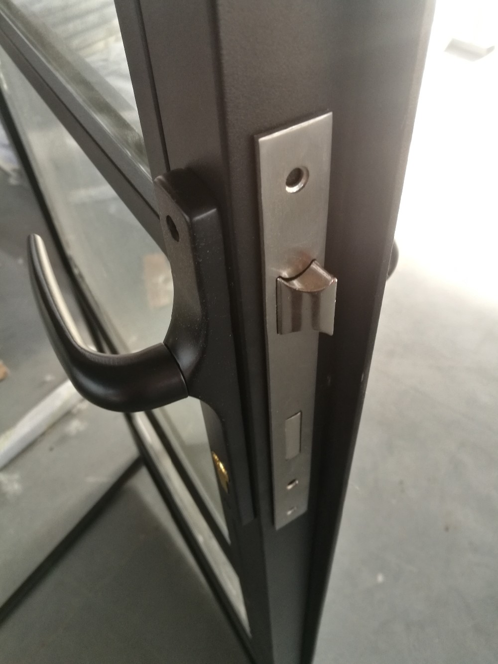 Handle hardware 1