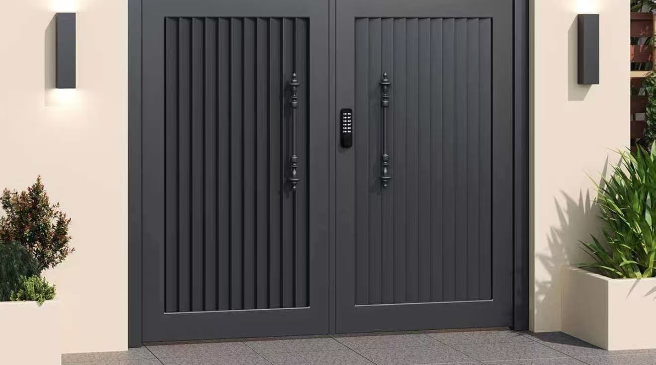 Modern Aluminum Entrance Door Sliding/Swing Driveway Gates Automation Heat Eco-friendly Weather Resistant Customizable Sizes