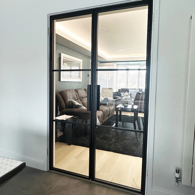 Standard Certified Modern Aluminum Glass Fire Door Finished Surface for Hotels Hospitals Outdoor Use Commercial Fire Prevention