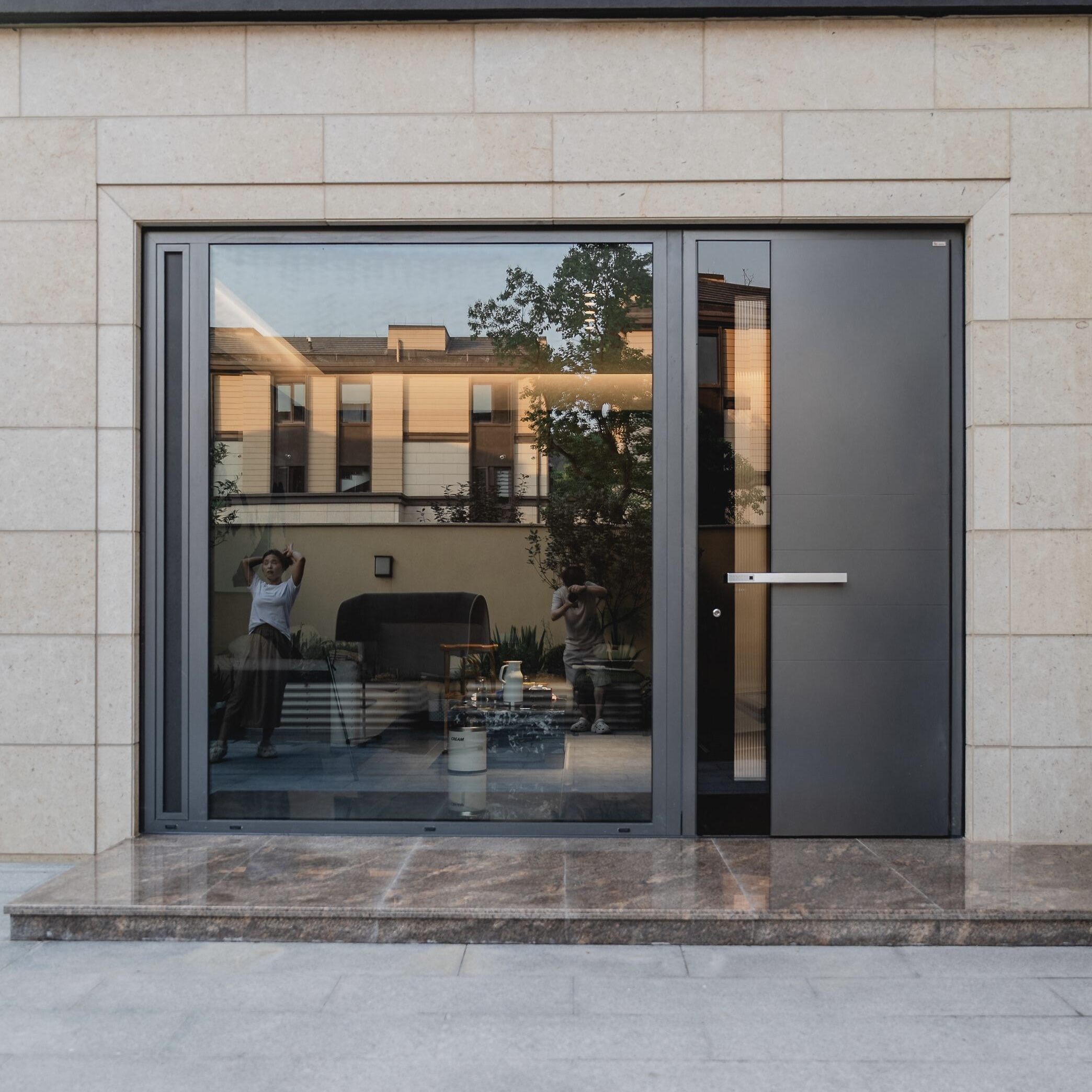 Hurricane Resistant Thermal Break Aluminum Hinged Door with Large Window Waterproof Soundproof for Villa Hotel Entrance